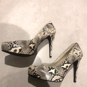 Colin Stuart Snakeskin design Heels